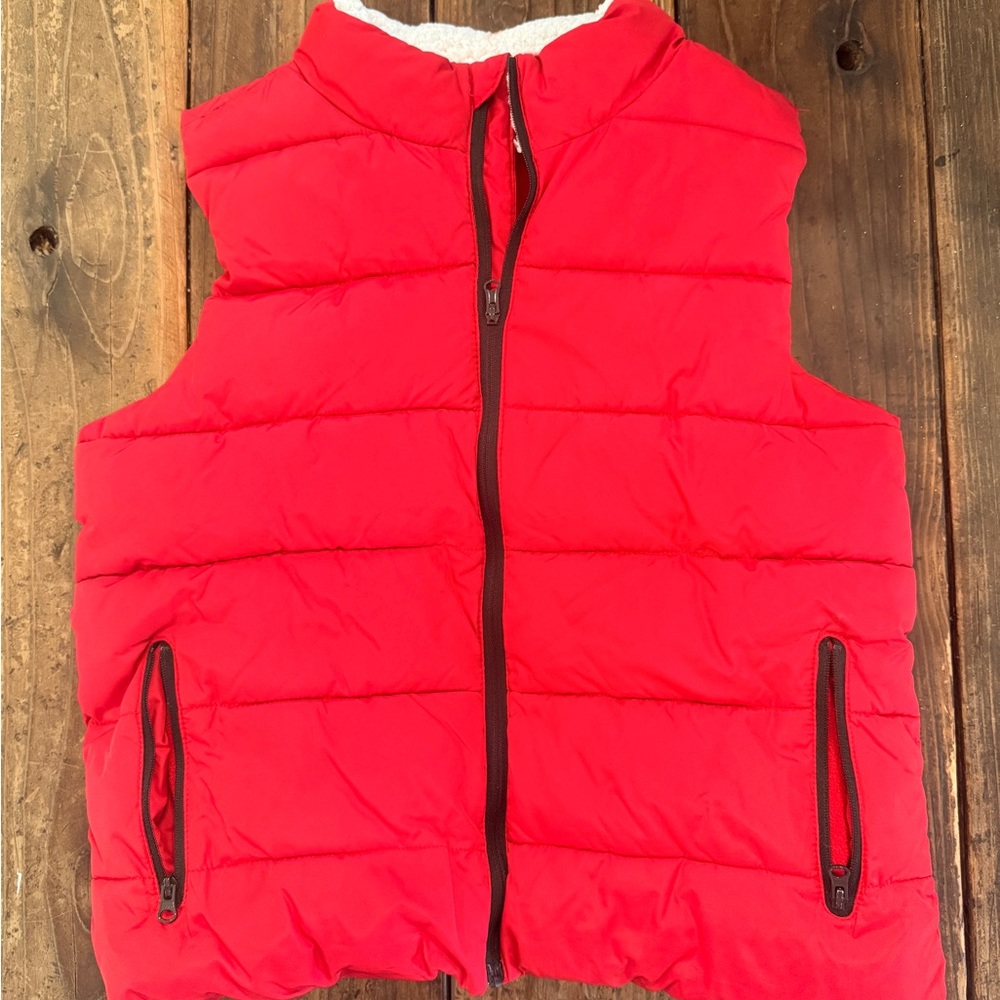 Boy’s Crazy 8 Bright Red Nylon/Fleece Vest Small (5-6)
